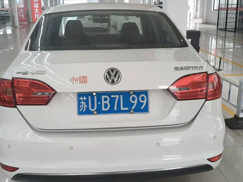 Volkswagen Sagitar 2014