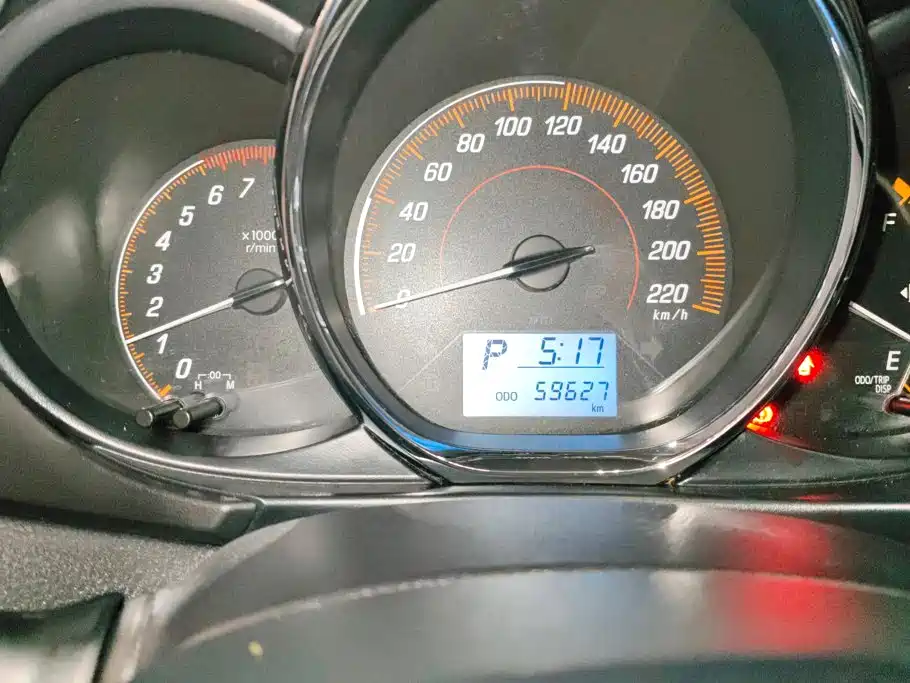Toyota Yaris L 2020 — фото 14