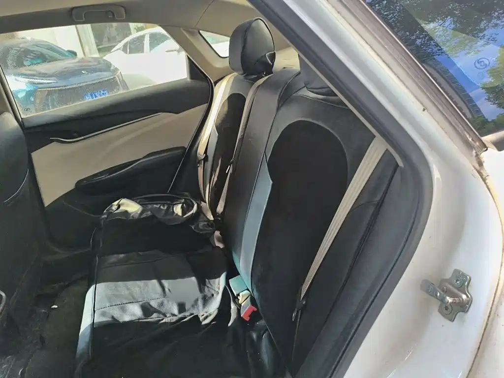 Buick Excelle 2015 — фото 15
