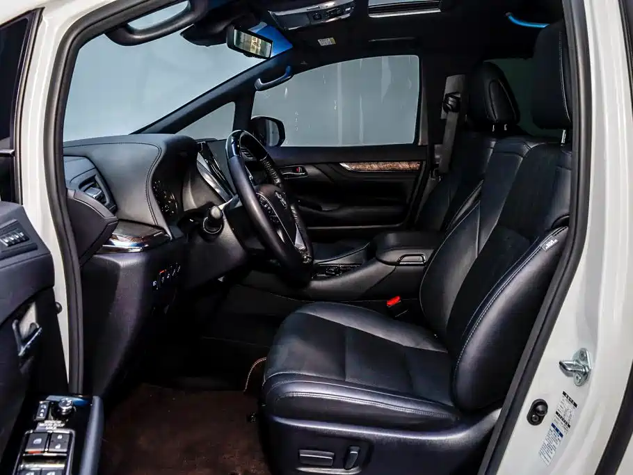 Toyota Vellfire 2021 — фото 10