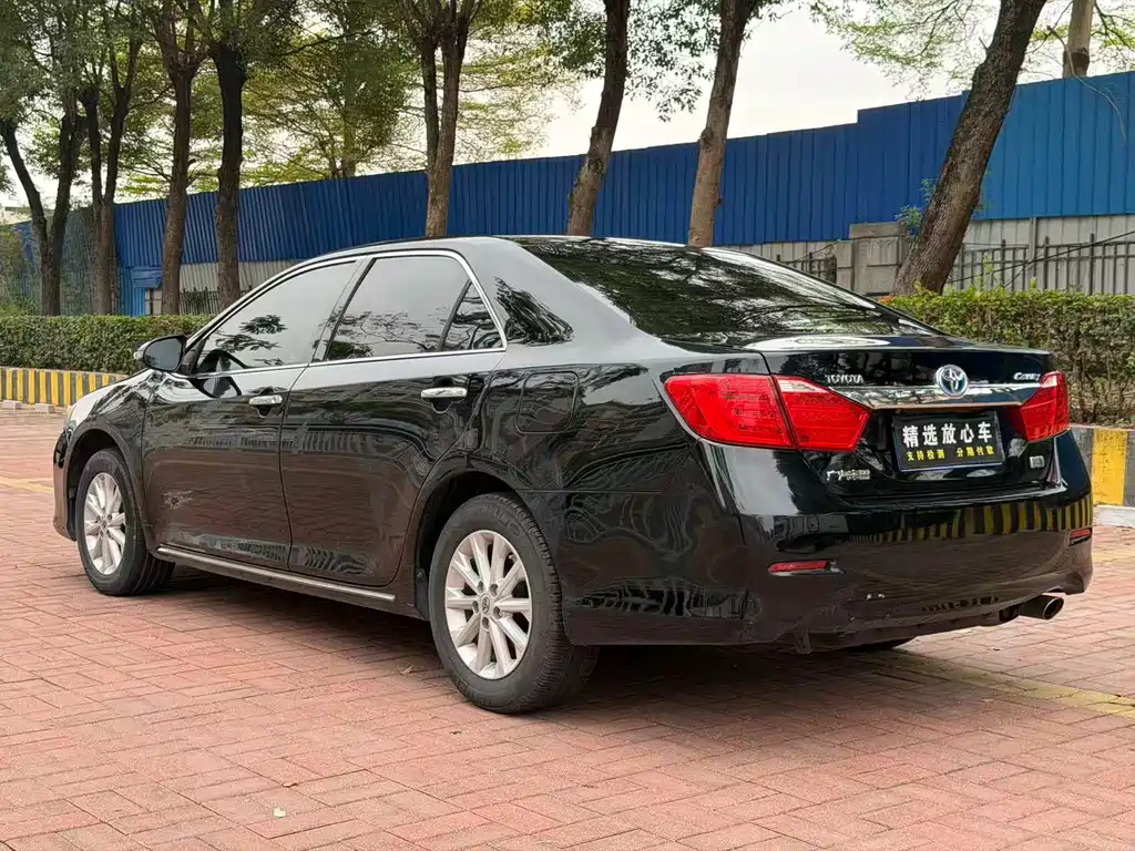 Toyota Camry 2014 — фото 5