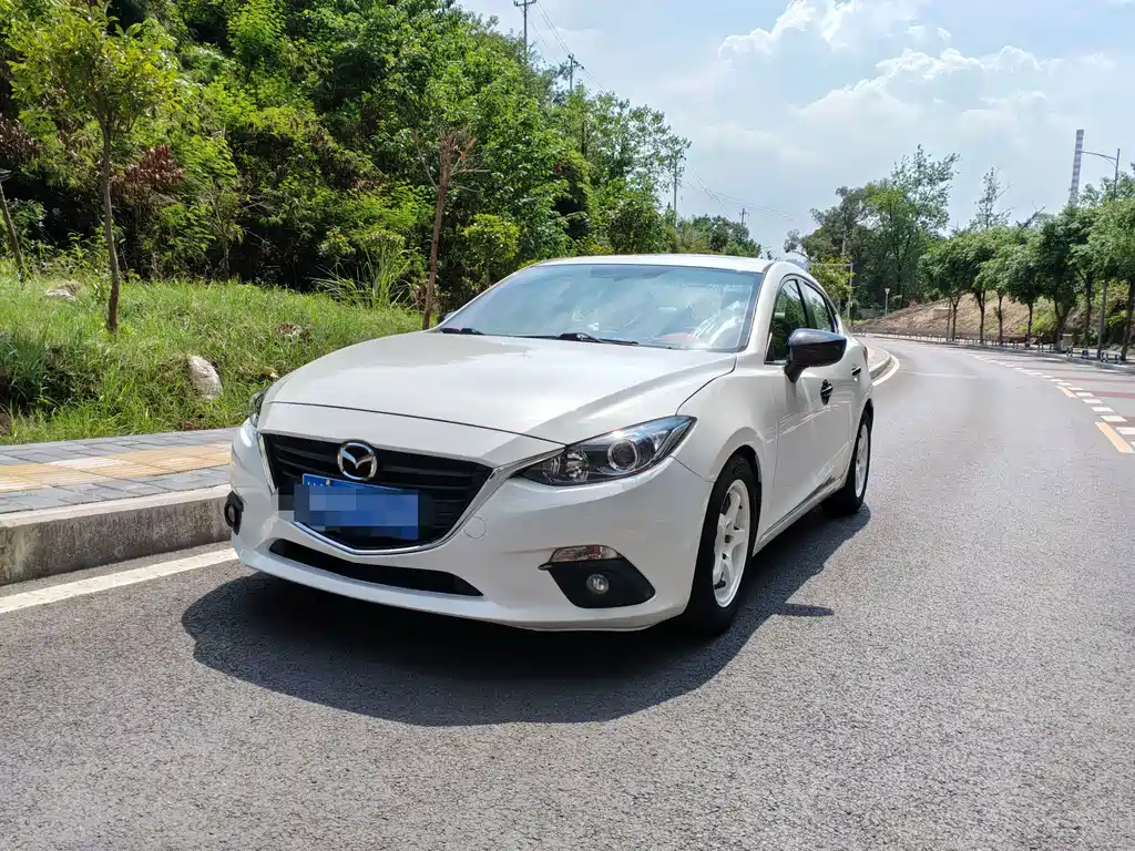 Mazda 3 Axela 2016