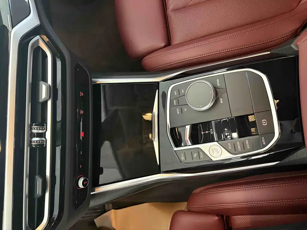BMW 3 Series 2023 — фото 11