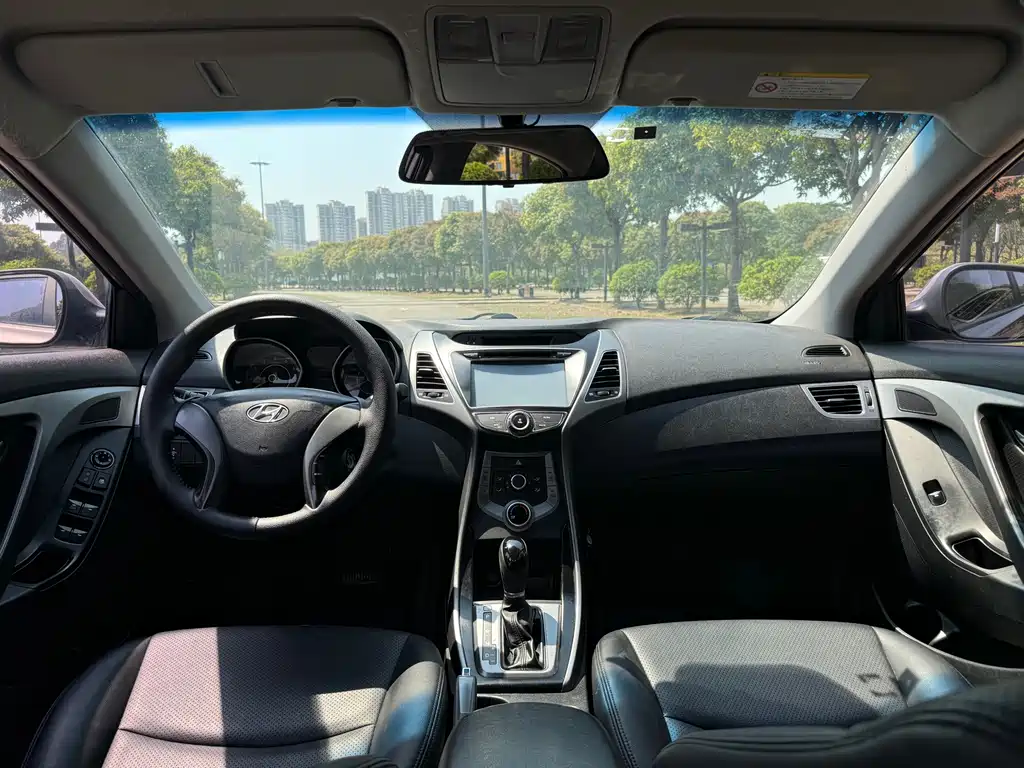 Hyundai Elantra Langdong 2015 — фото 10