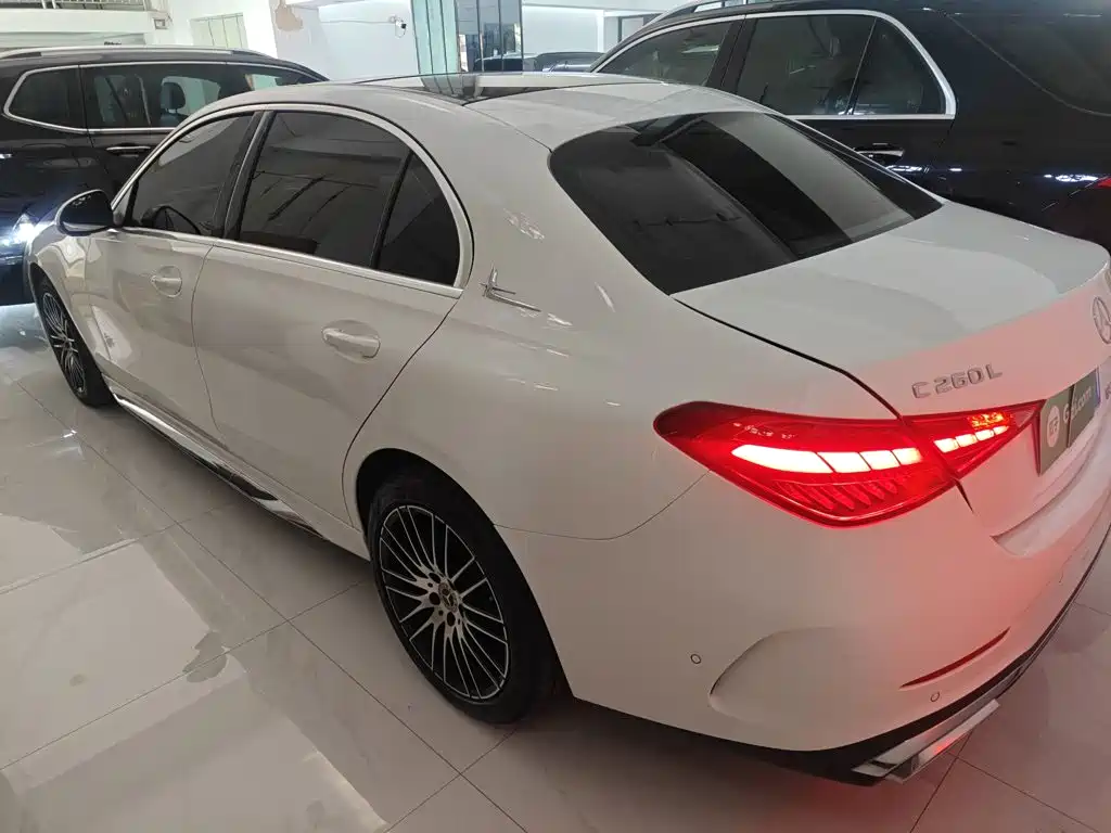 Mercedes-Benz C-Class 2025