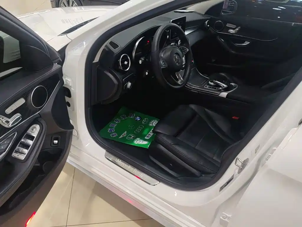 Mercedes-Benz C-Class 2017 — фото 16
