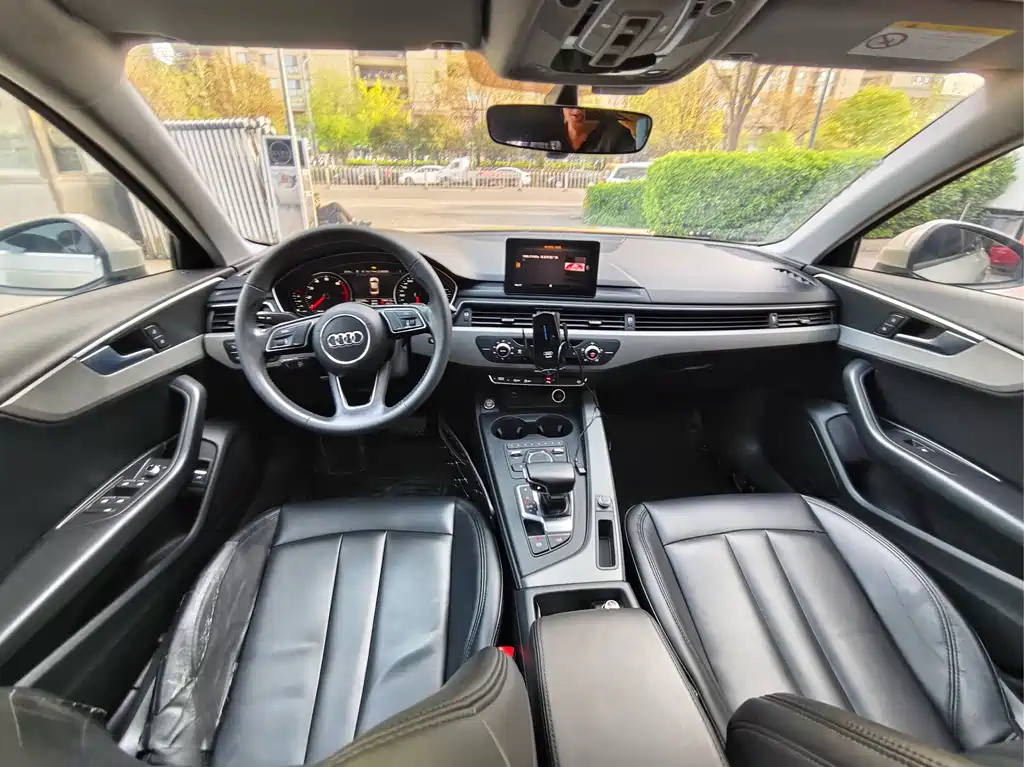 Audi A4L 2019