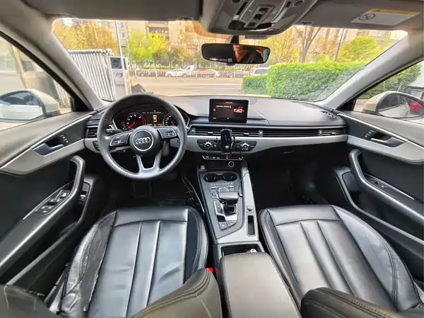 Audi A4L 2019