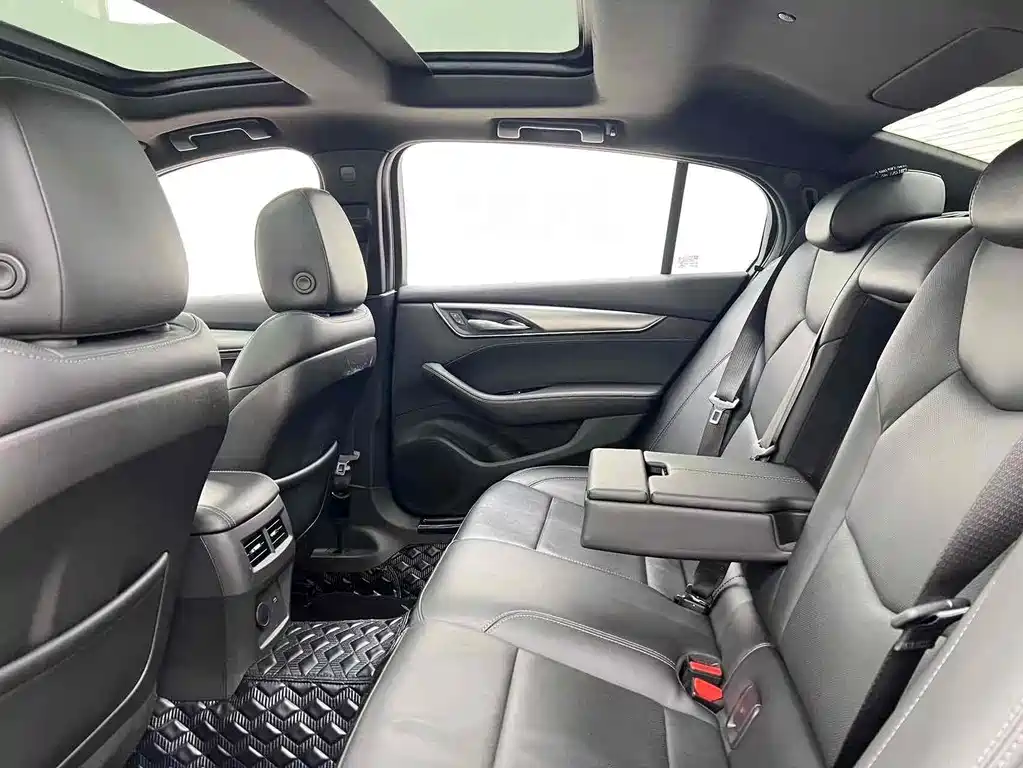 Cadillac CT5 2023 — фото 10