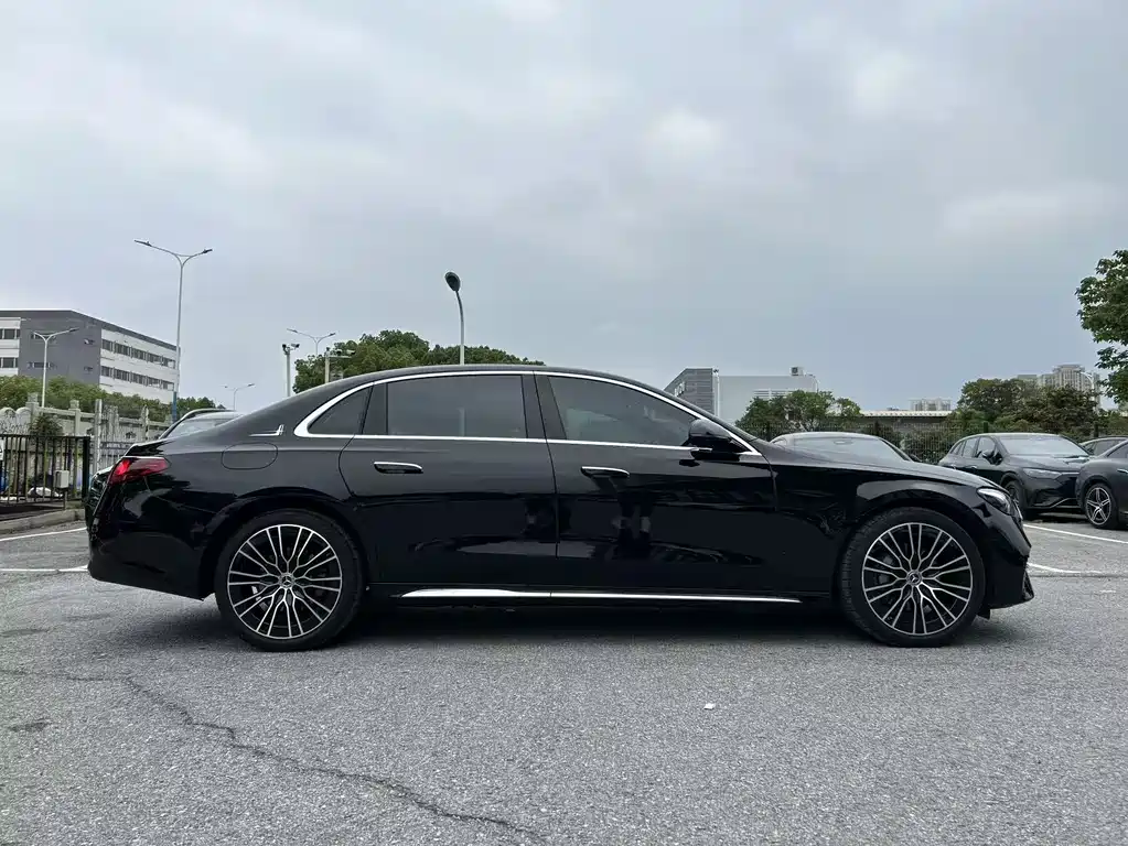 Mercedes-Benz E-Class 2025