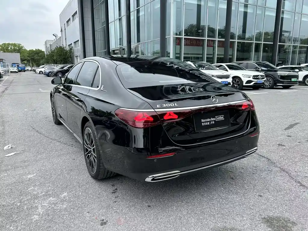 Mercedes-Benz E-Class 2025