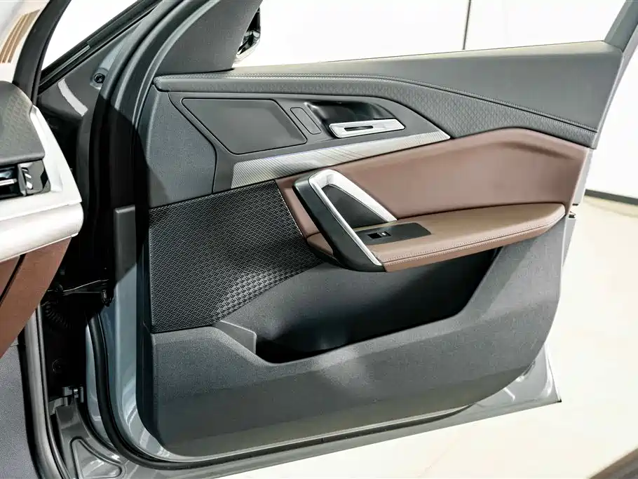 BMW X2 2025 — фото 15