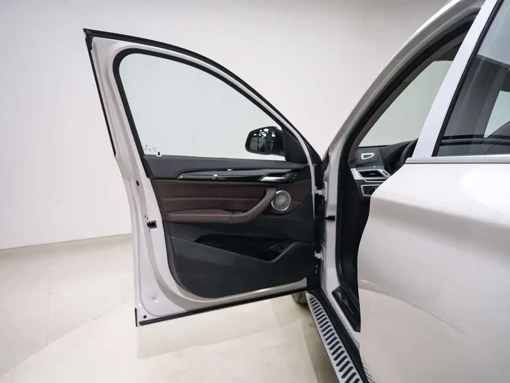 BMW X1 2022 — фото 12