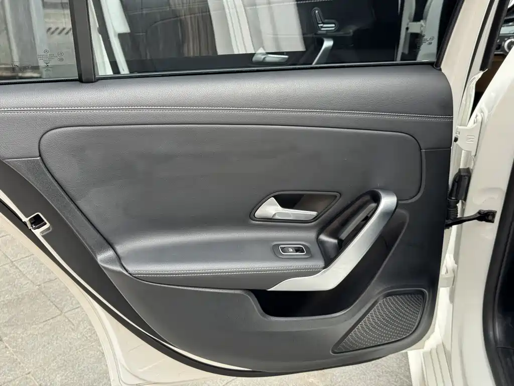 Mercedes-Benz A-Class 2022 — фото 15