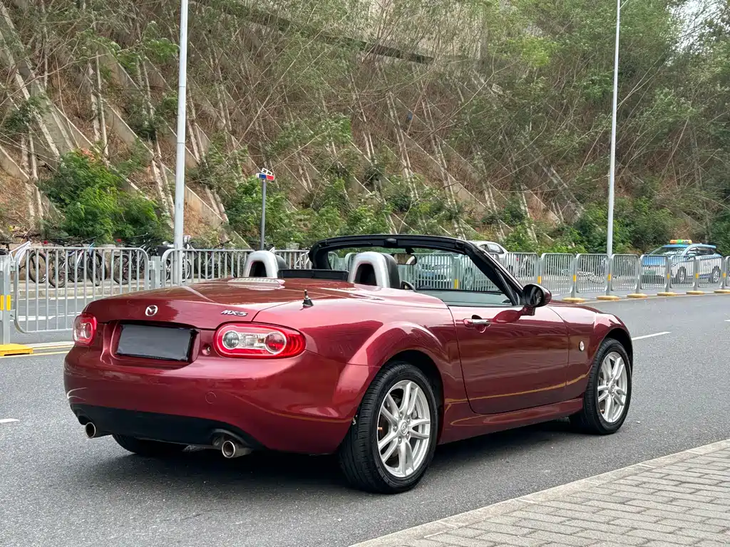 Mazda MX-5 2013 — фото 11