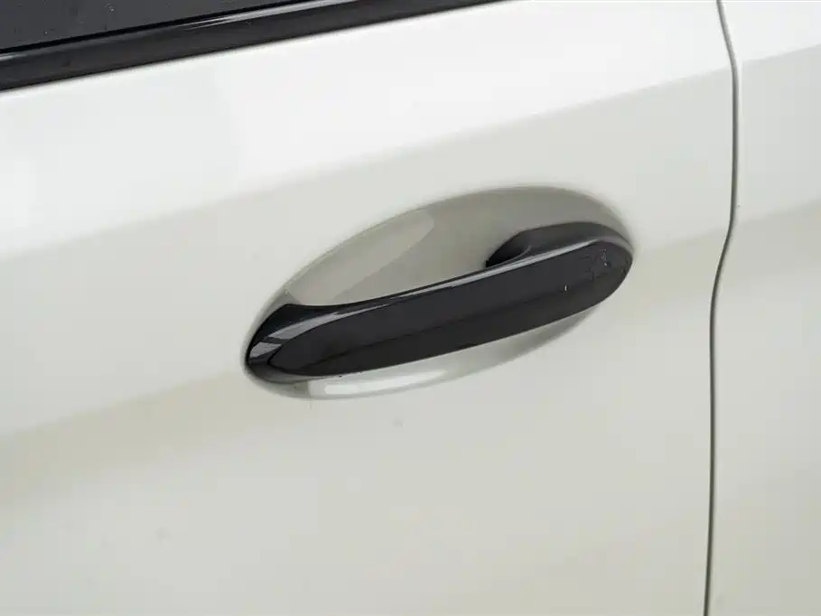 BMW 5 Series 2019 — фото 13