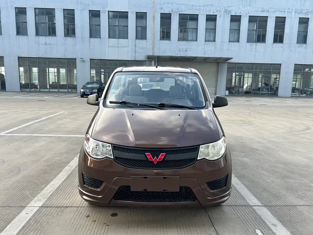 Wuling Hongguang 2015