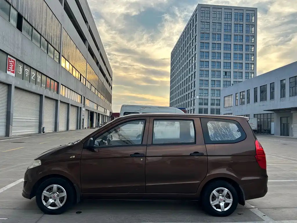 Wuling Hongguang 2015
