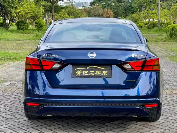 Nissan Teana 2022