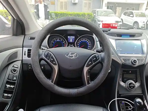 Hyundai Elantra Langdong 2015
