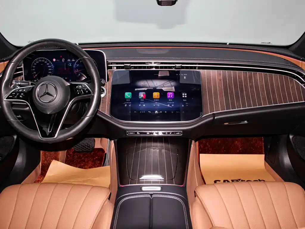 Mercedes-Benz E-Class 2024 — фото 16
