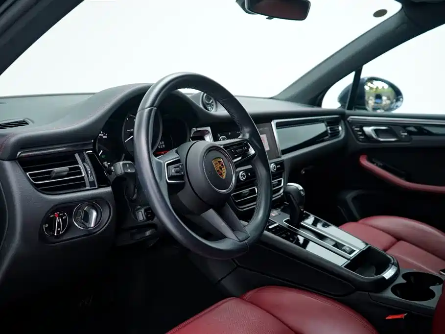 Porsche Macan 2023 — фото 19