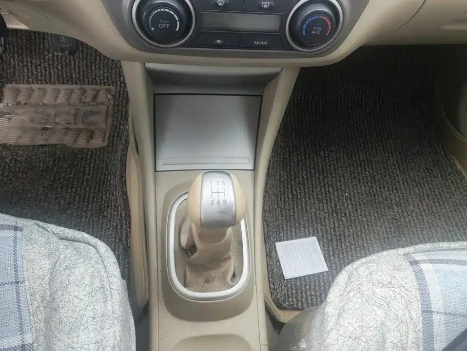 Nissan Sylphy 2015 — фото 16