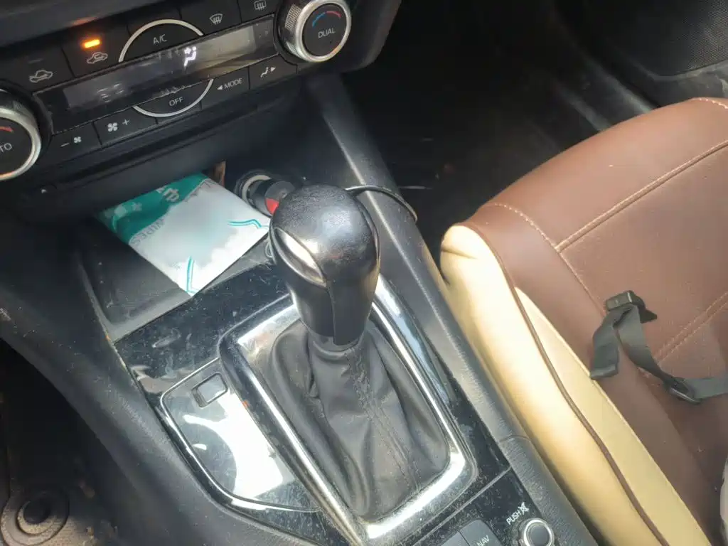 Mazda 3 Angkesela 2015