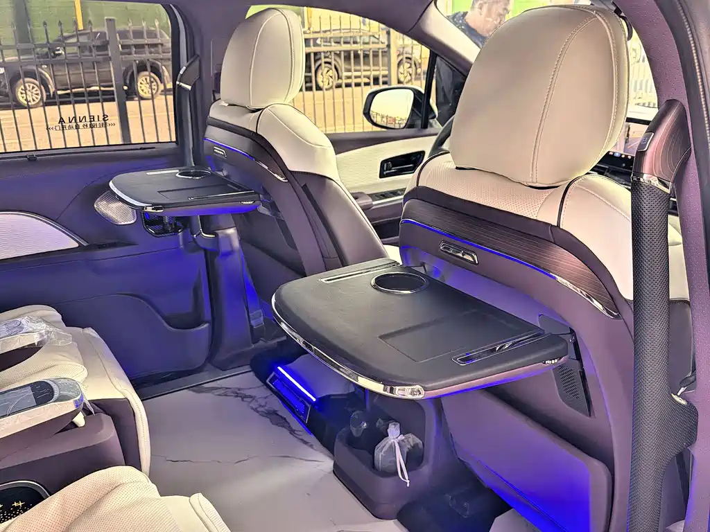 Toyota Sienna — фото 14