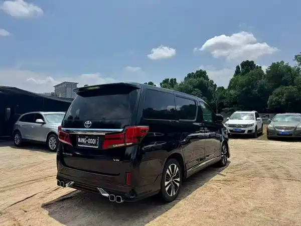 Toyota Alphard 2011