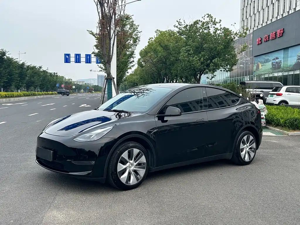 Tesla Model Y 2022 — фото 1