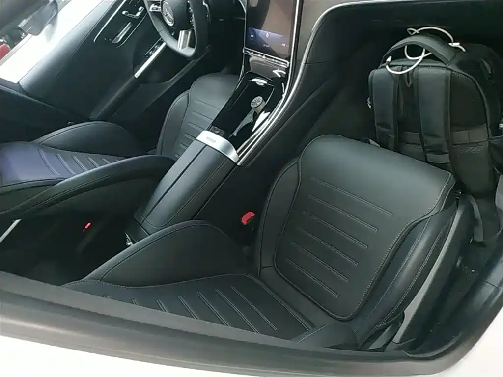 Mercedes-Benz C-Class 2023 — фото 25