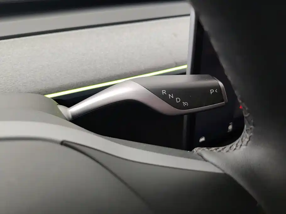 Tesla Model Y 2024 — фото 16