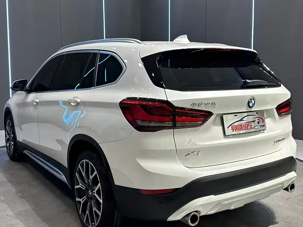 BMW X1 2021 — фото 8