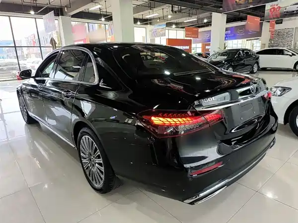 Mercedes-Benz E-Class 2023