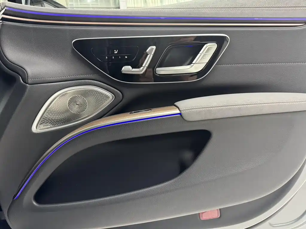 Mercedes-Benz EQS 2023 — фото 9
