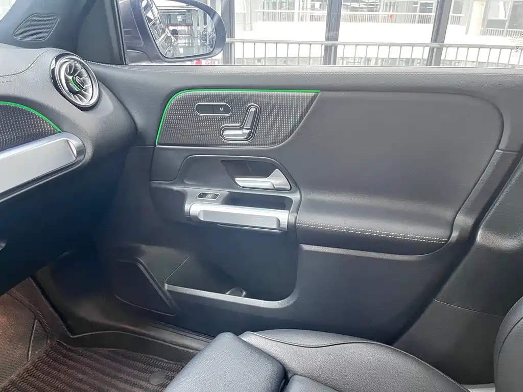 Mercedes-Benz EQB 2022