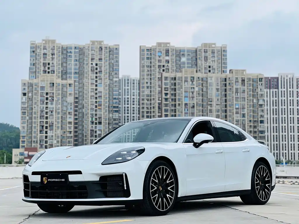 Porsche Panamera 2025