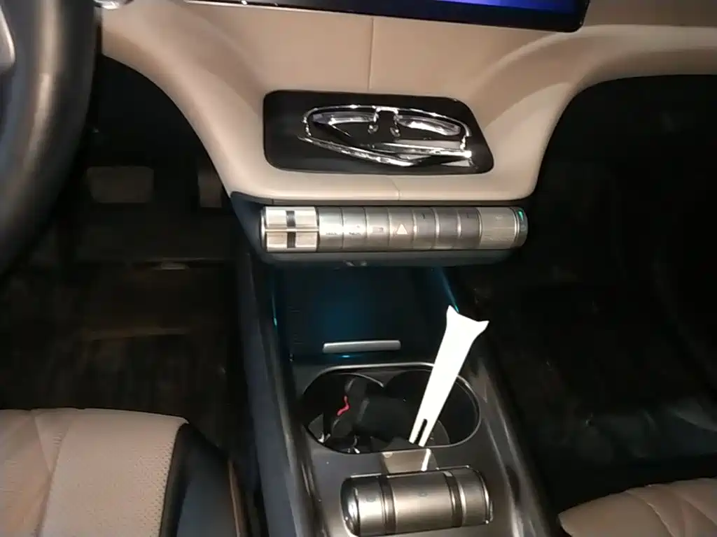 BYD Dolphin 2023 — фото 14