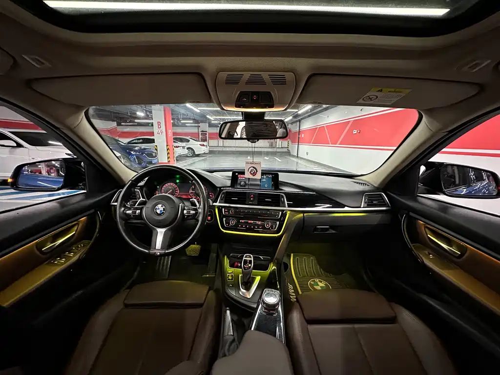 BMW 3 Series 2019 — фото 10