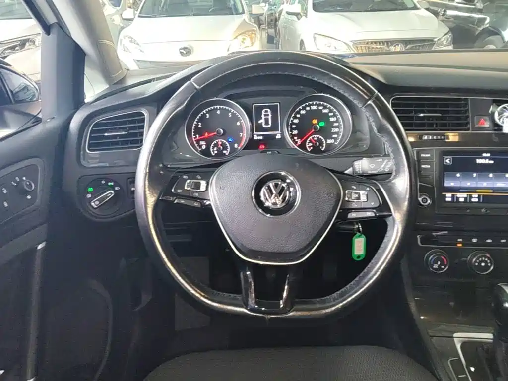 Volkswagen Golf 2017 — фото 11