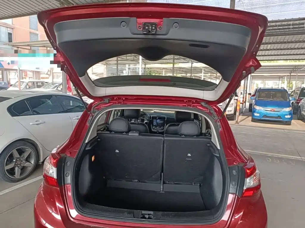 Nissan Tiida 2018 — фото 19