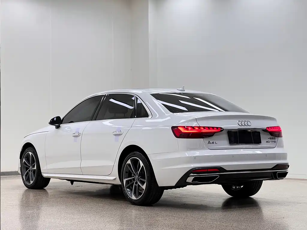 Audi A4L 2020 — фото 9