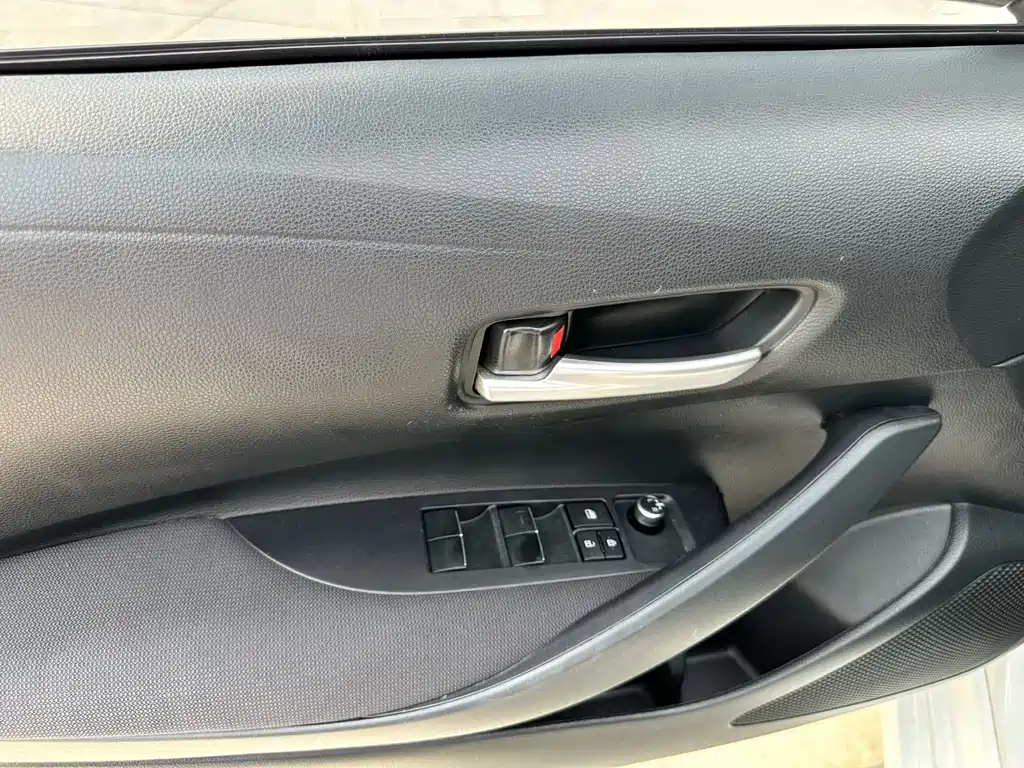 Toyota Corolla 2022 — фото 13