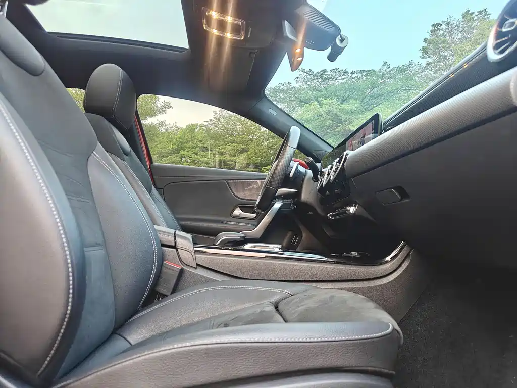 Mercedes-Benz A-Class 2019 — фото 15