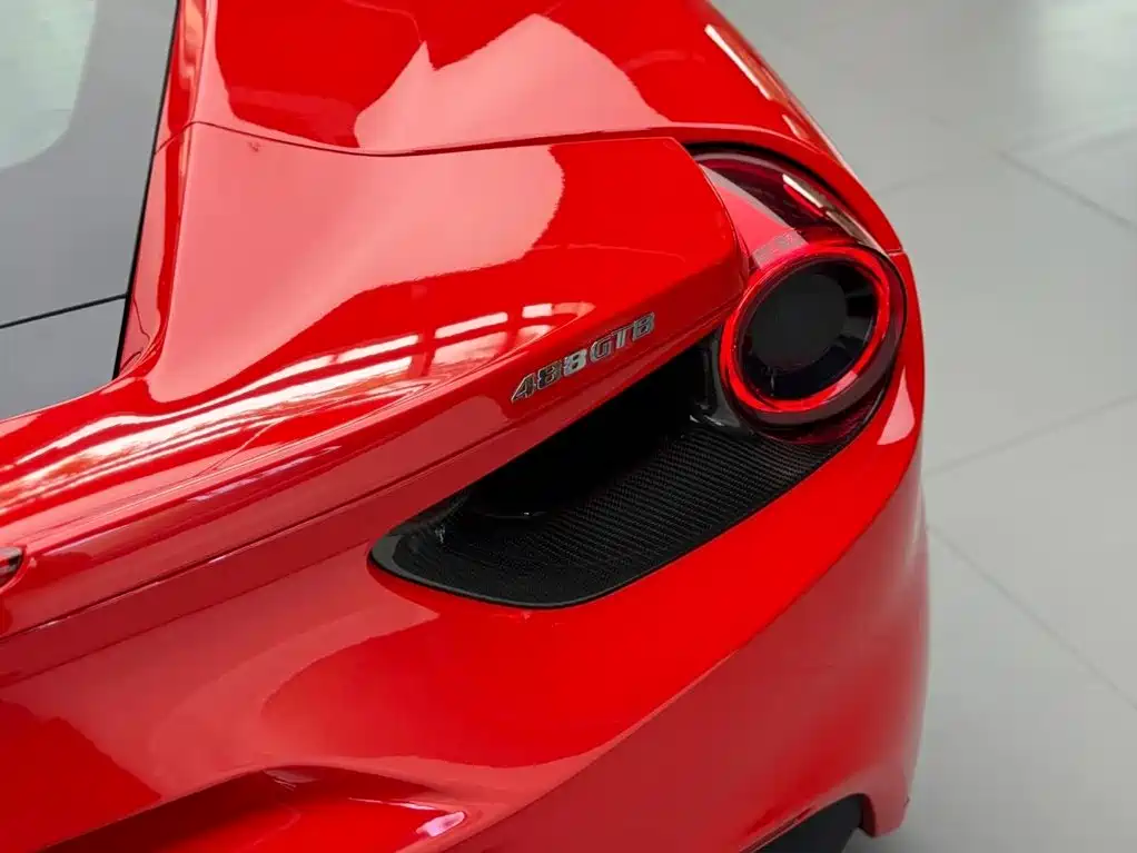 Ferrari 488 2018 — фото 6