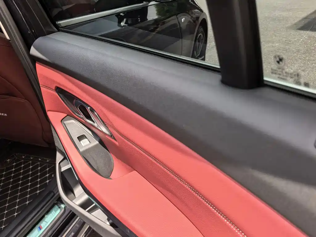BMW 3 Series 2025 — фото 15