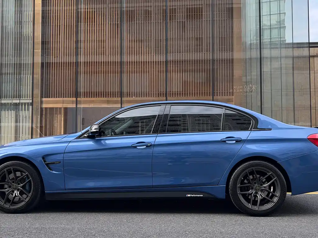 BMW 3 Series 2017 — фото 22