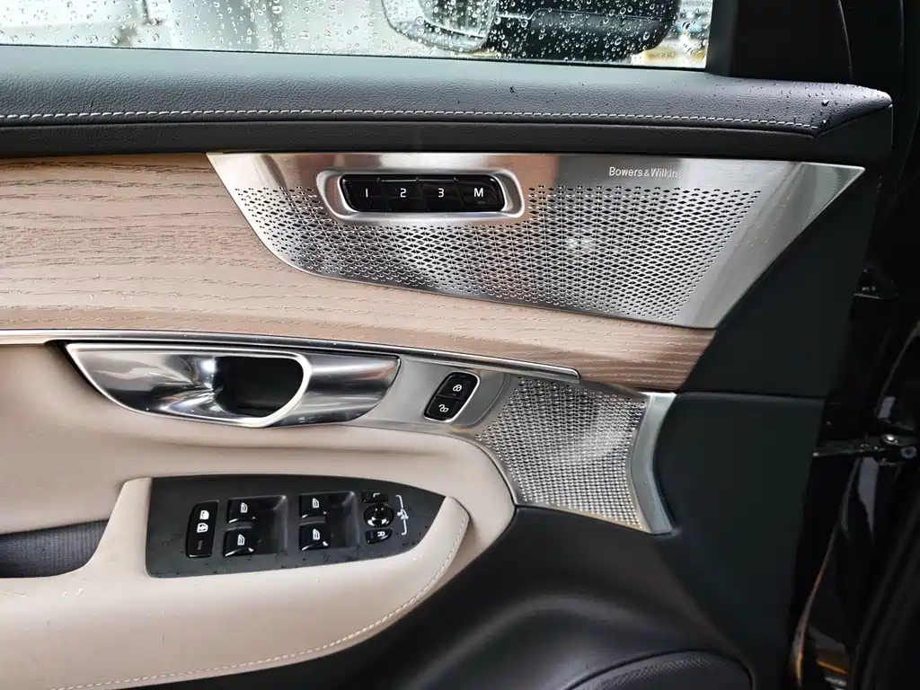 Volvo XC90 PHEV 2025 — фото 13