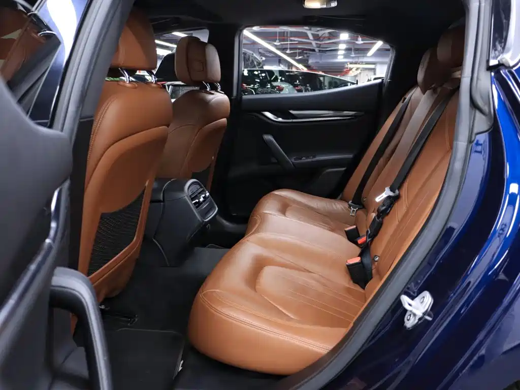 Maserati Ghibli 2020 — фото 17